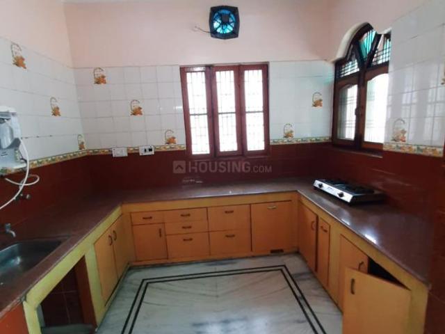 2 BHK Independent House in Gomti Nagar for rent Lucknow. The reference number is 21023296