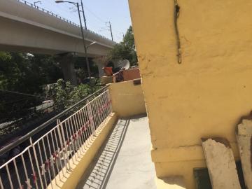 2 BHK Independent House in Gulabi Bagh for resale New Delhi. The reference number is 6436981