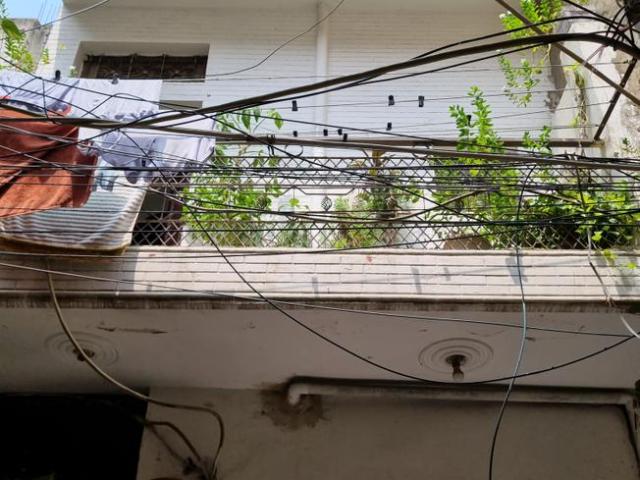 2 BHK Independent House in Hastsal for resale New Delhi. The reference number is 21067651
