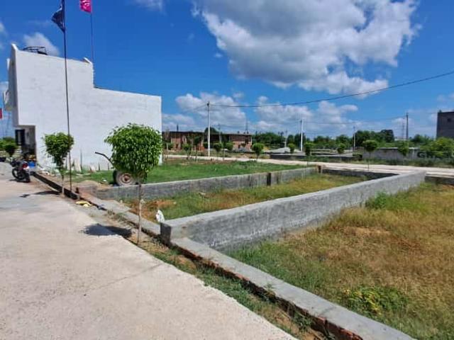 2 BHK Independent House in Ibadullapur Urf Badalpur for resale Greater Noida. The reference number is 16649574