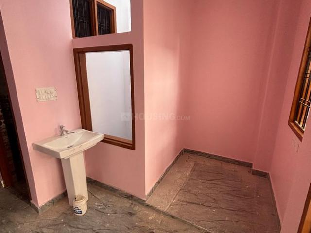 2 BHK Independent House in Indira Nagar for rent Lucknow. The reference number is 20557848