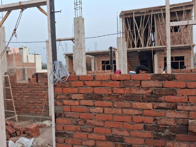 2 BHK Independent House in Indira Nagar for resale Lucknow. The reference number is 19307977