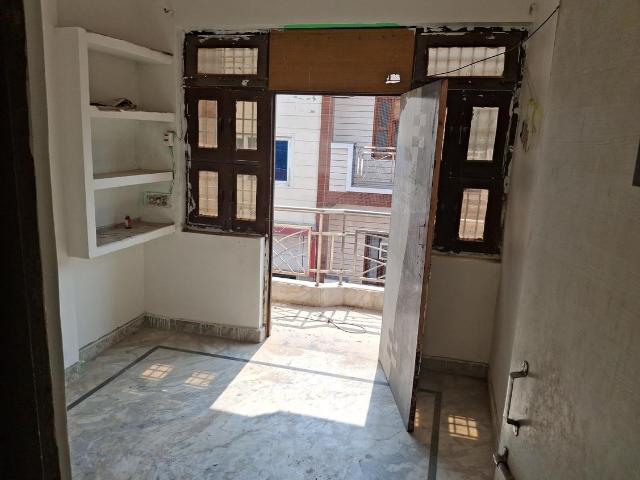 2 BHK Independent House in Karawal Nagar for rent New Delhi. The reference number is 21277675