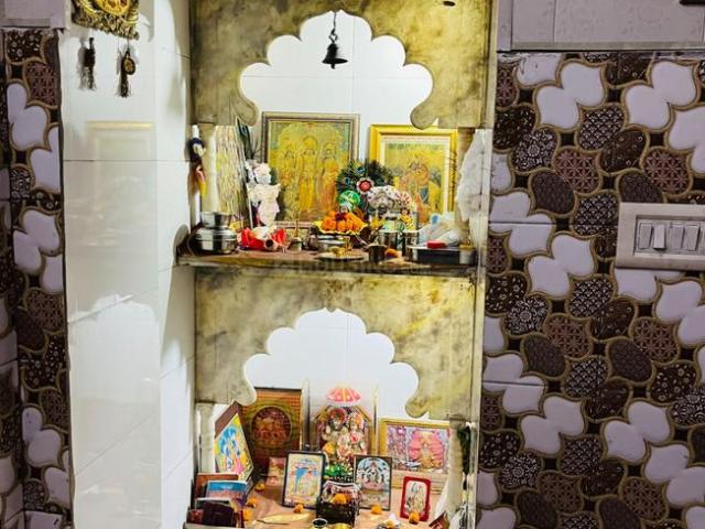 2 BHK Independent House in Khajoori Khas for resale New Delhi. The reference number is 21231954