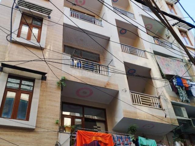 2 BHK Independent House in Krishna Nagar for resale New Delhi. The reference number is 12994472