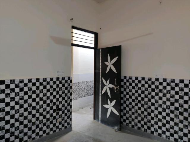 2 BHK Independent House in Lal Kuan for resale Ghaziabad. The reference number is 19718946