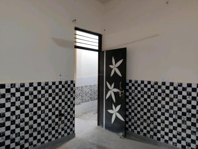 2 BHK Independent House in Lal Kuan for resale Ghaziabad. The reference number is 19718946