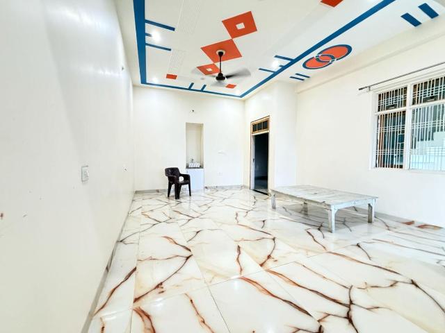 2 BHK Independent House in Mahanagar for rent Lucknow. The reference number is 21004905