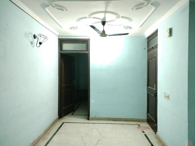 2 BHK Independent Builder Floor in Mahavir Enclave for rent New Delhi. The reference number is 21071365