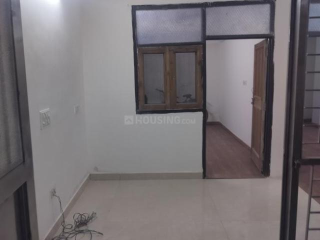 2 BHK Independent House in Mayur Vihar Phase 1 for rent New Delhi. The reference number is 18794561