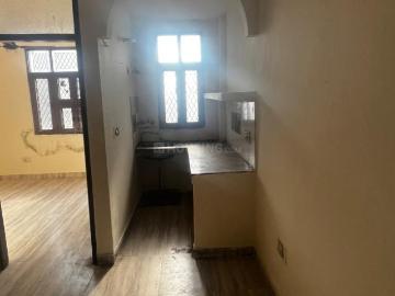 2 BHK Independent House in Mayur Vihar Phase 1 for rent New Delhi. The reference number is 20494403