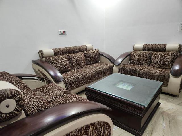 2 BHK Independent House in Model Town for rent Panipat. The reference number is 19993624