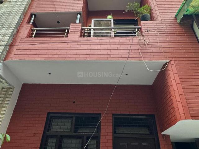 2 BHK Independent House in Mundka for rent New Delhi. The reference number is 20805731