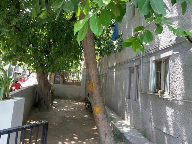 2 BHK Independent House in Mukherjee Nagar for resale New Delhi. The reference number is 5434062