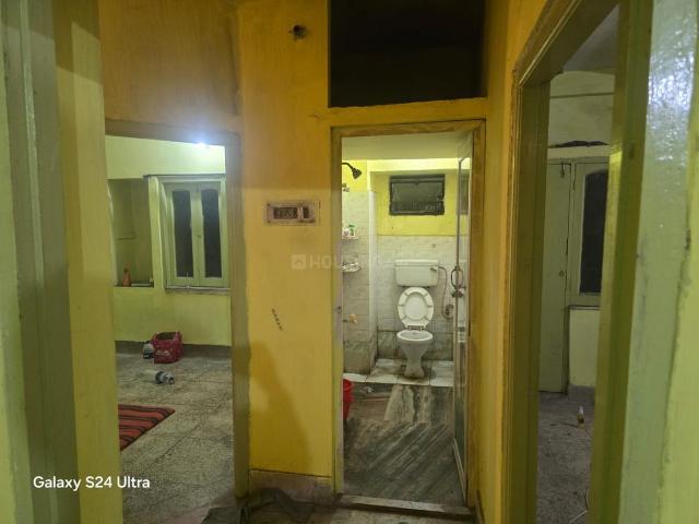 2 BHK Independent House in New Alipore for rent Kolkata. The reference number is 17357332