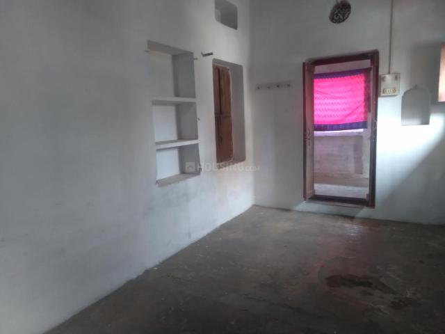 2 BHK Independent House in Pandeypur for rent Varanasi. The reference number is 15998470