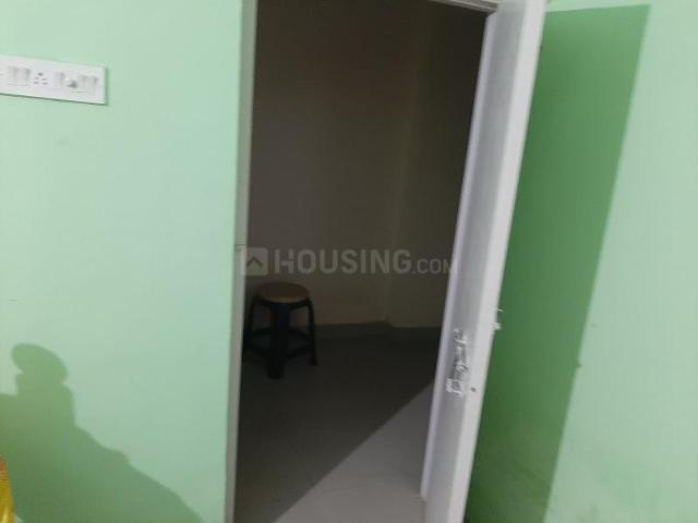 2 BHK Independent House in Paikpara for rent Kolkata. The reference number is 18659757