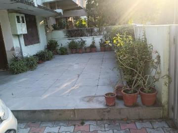 2 BHK Independent House in Paldi for rent Ahmedabad. The reference number is 19068268