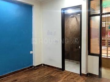 2 BHK Independent House in Paschim Vihar for rent New Delhi. The reference number is 18323081