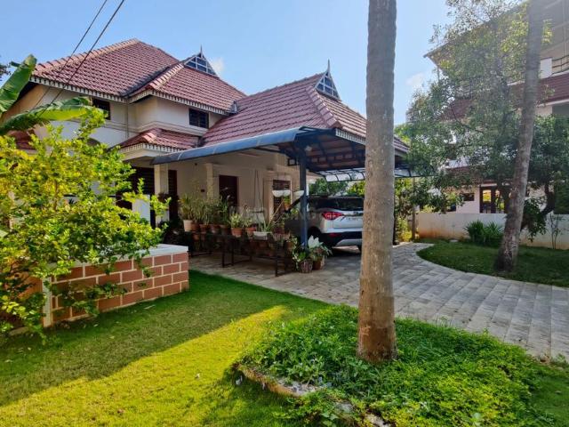 2 BHK Independent House in Punkunnam for resale Thrissur. The reference number is 20994288