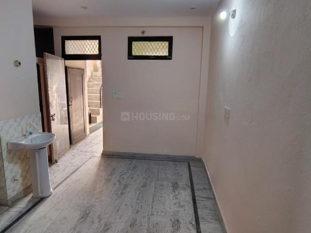 2 BHK Independent House in Qutub Vihar for rent New Delhi. The reference number is 18824628