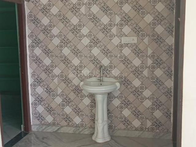 2 BHK Independent House in Ramachandra Puram for rent Sangareddy. The reference number is 21007845