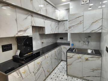 2 BHK Independent House in Ramesh Nagar for resale New Delhi. The reference number is 20068642