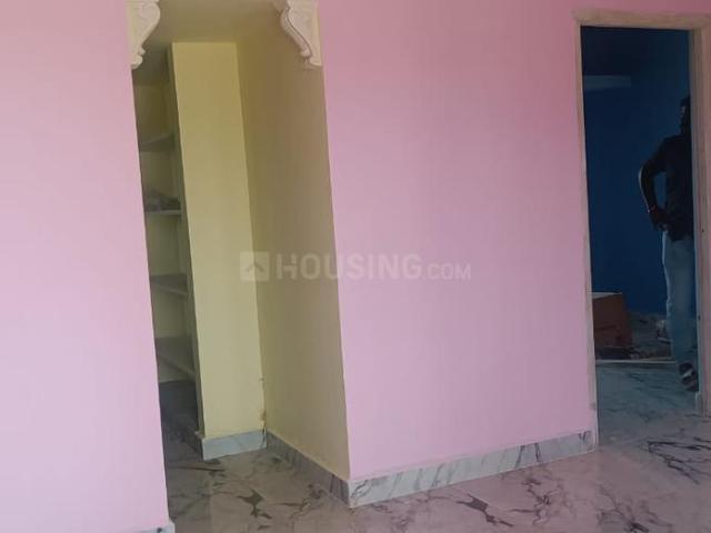 2 BHK Independent House in Red Hills for resale Chennai. The reference number is 21198540