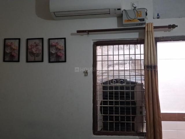 2 BHK Independent House in Sector 104 for rent Noida. The reference number is 20975103