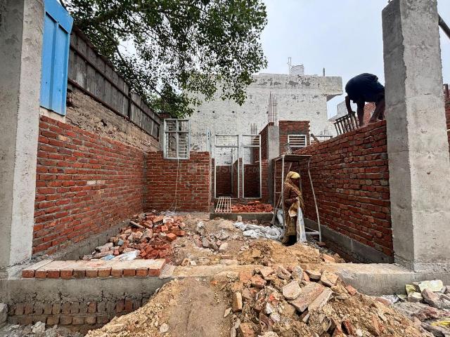 2 BHK Independent House in Sector 104 for resale Gurgaon. The reference number is 21105404
