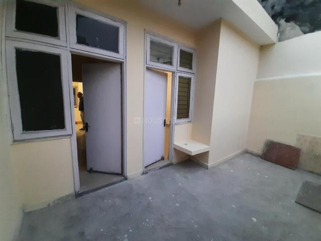 2 BHK Independent House in Sector 108 for rent Noida. The reference number is 20447827