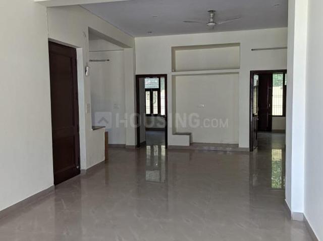 2 BHK Independent House in Sector 10A for rent Gurgaon. The reference number is 21019163