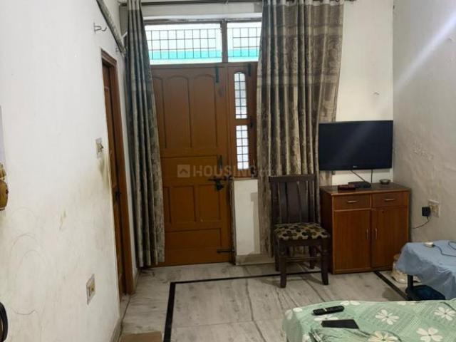 2 BHK Independent House in Sector 10A for resale Gurgaon. The reference number is 20794438