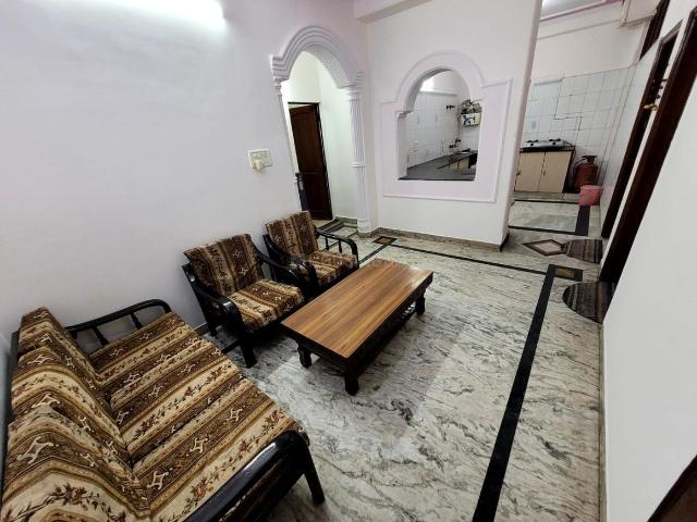 2 BHK Independent House in Sector 11 for rent Noida. The reference number is 21108574