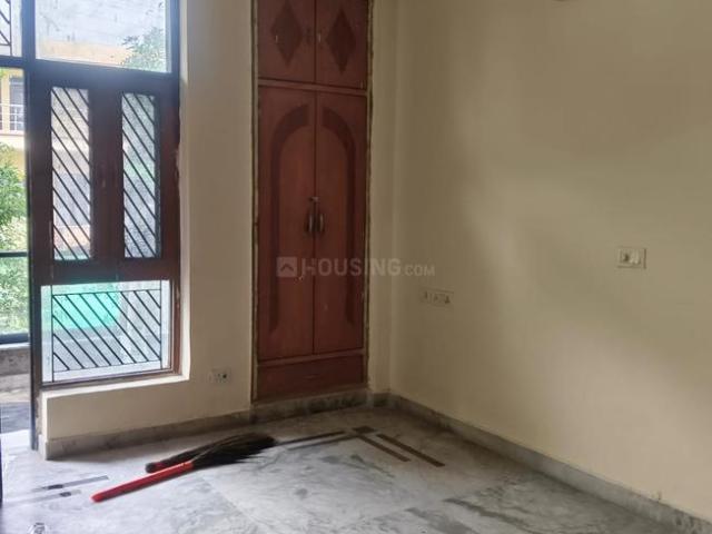 2 BHK Independent House in Sector 122 for rent Noida. The reference number is 21381931