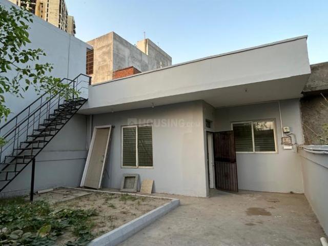 2 BHK Independent House in Sector 133 for rent Noida. The reference number is 21010592