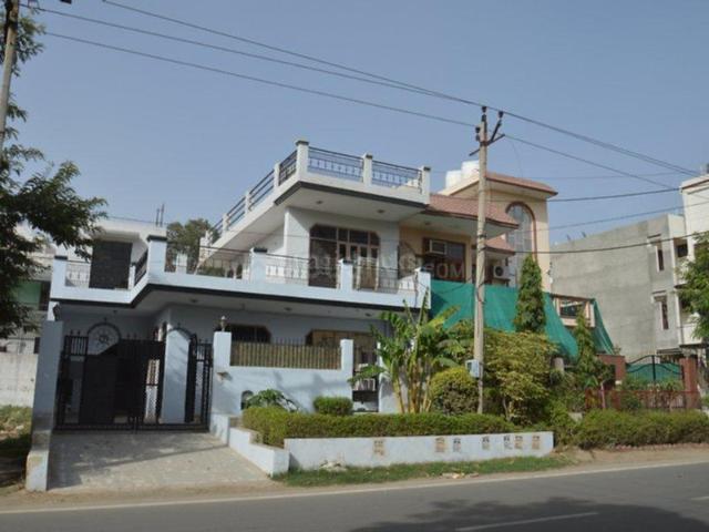 2 BHK Independent House in Sector 14 for rent Gurgaon. The reference number is 20233299