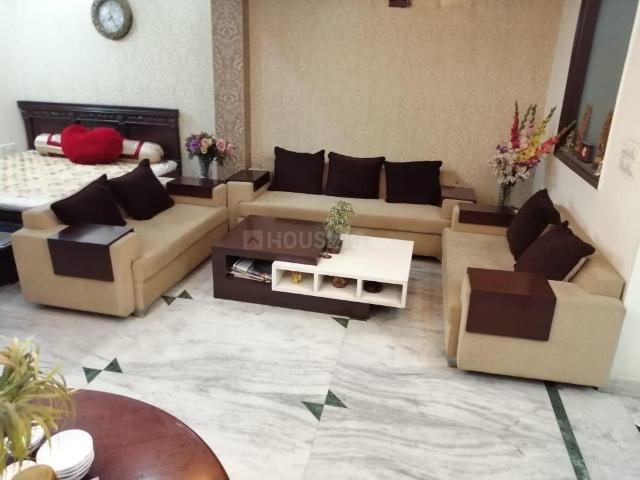 2 BHK Independent House in Sector 14 for rent Gurgaon. The reference number is 20584997