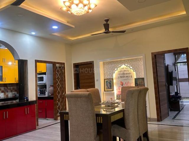 2 BHK Independent House in Sector 15 Part 2 for rent Gurgaon. The reference number is 21004308