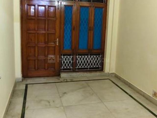 2 BHK Independent House in Sector 26 for rent Noida. The reference number is 19495275