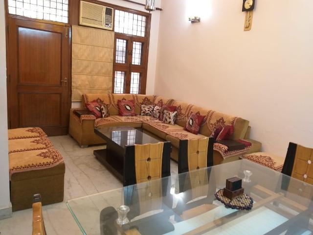 2 BHK Independent House in Sector 31 for rent Gurgaon. The reference number is 3870737