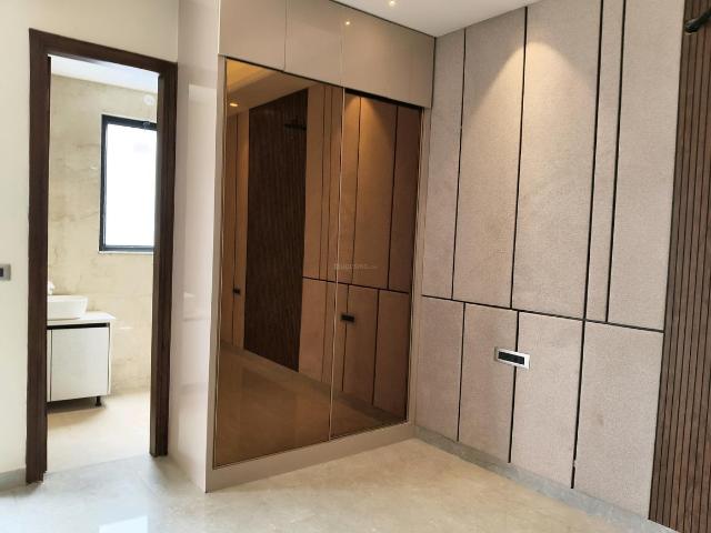 2 BHK Independent House in Sector 43 for rent Gurgaon. The reference number is 17945806