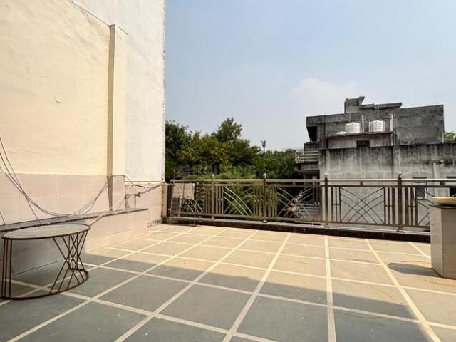 2 BHK Independent House in Sector 43 for rent Gurgaon. The reference number is 21170191