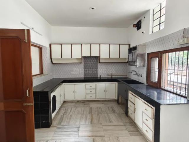 2 BHK Independent House in Sector 44 for rent Chandigarh. The reference number is 21029965
