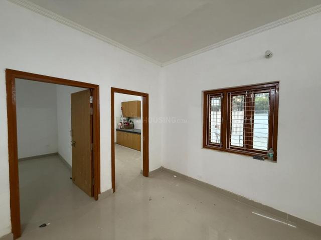 2 BHK Independent House in Sector 44 for rent Noida. The reference number is 21117571