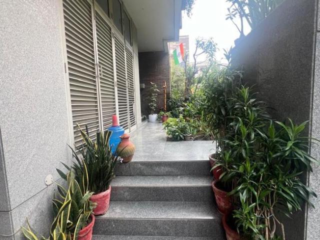 2 BHK Independent House in Sector 44 for resale Noida. The reference number is 19514336