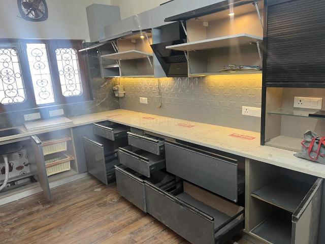 2 BHK Independent House in Sector 46 for rent Noida. The reference number is 21369260