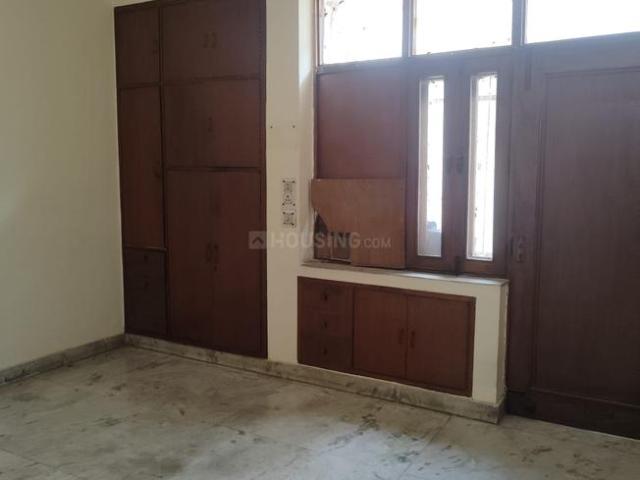 2 BHK Independent House in Sector 52 for rent Noida. The reference number is 21163810