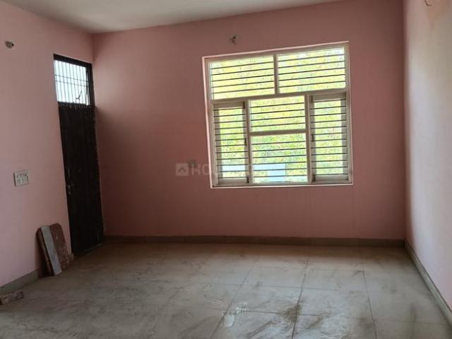 2 BHK Independent House in Sikandra for rent Agra. The reference number is 15405236