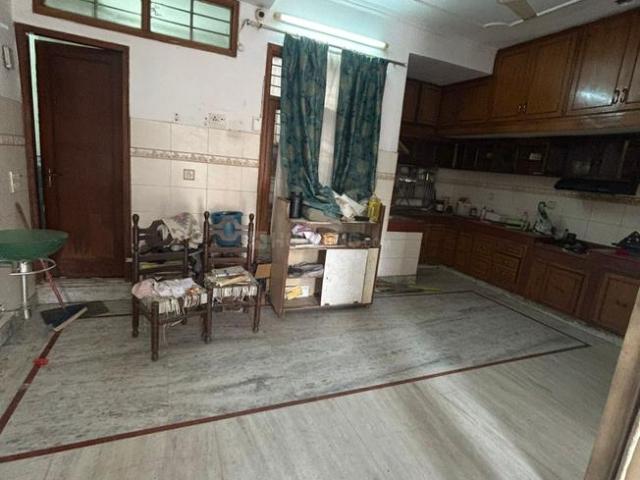 2 BHK Independent House in South Extension I for resale New Delhi. The reference number is 18521203